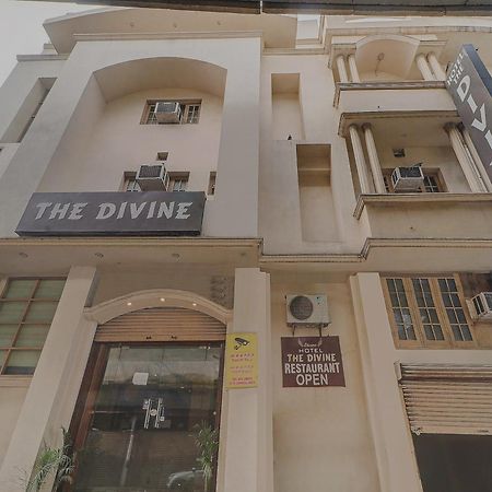 Capital O Divine Hotell Amritsar Exteriör bild