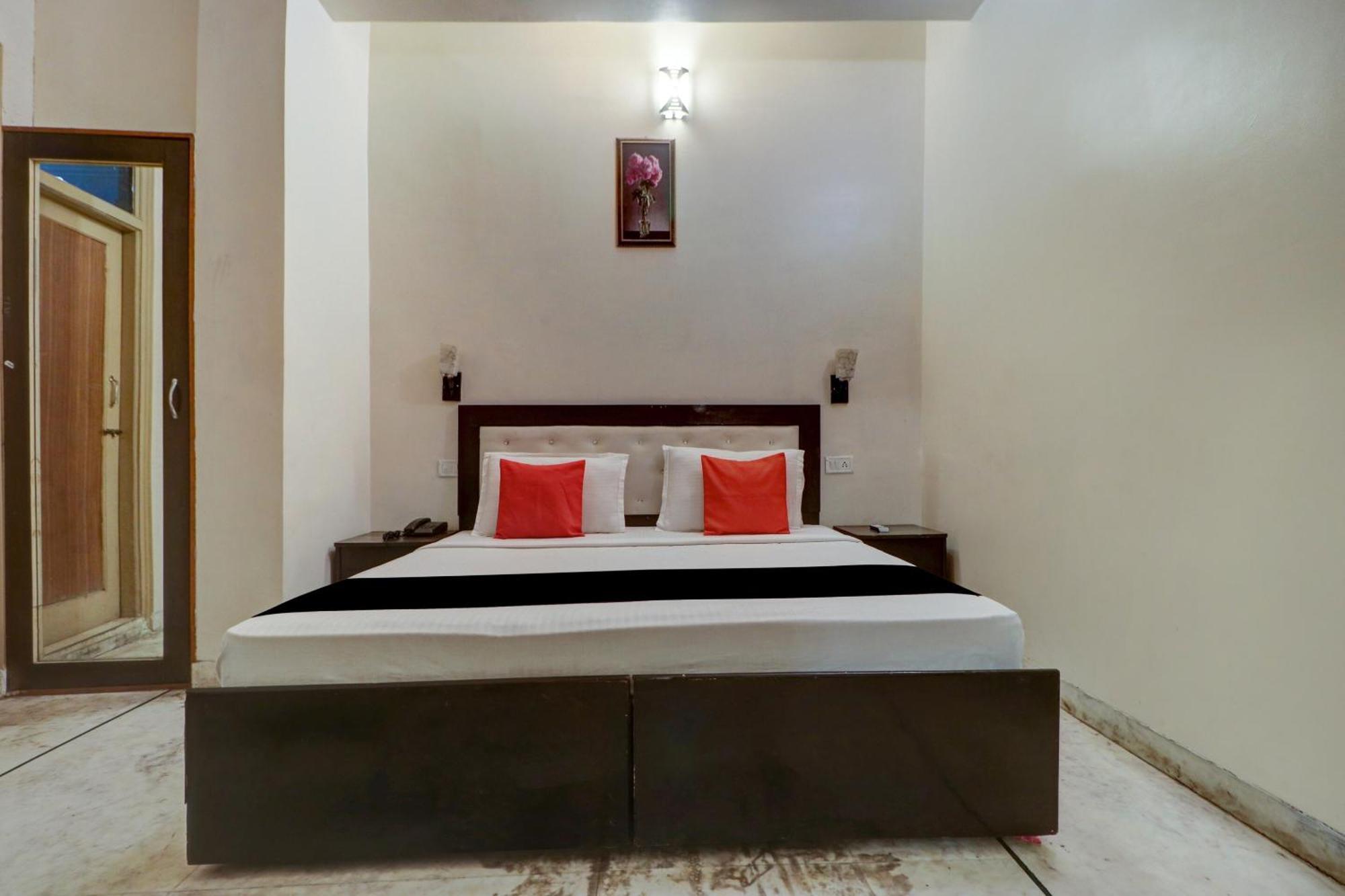Capital O Divine Hotell Amritsar Exteriör bild
