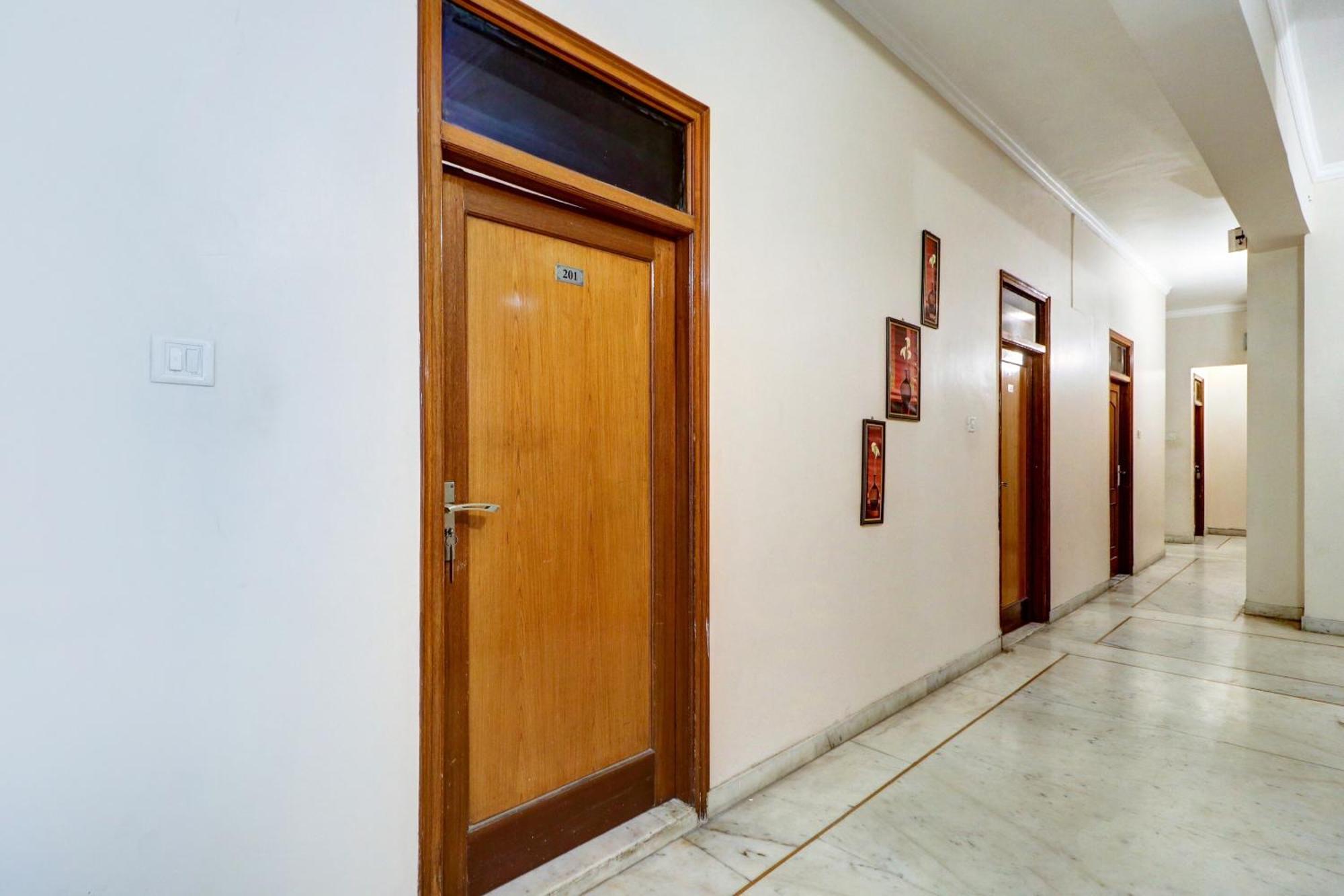 Capital O Divine Hotell Amritsar Exteriör bild