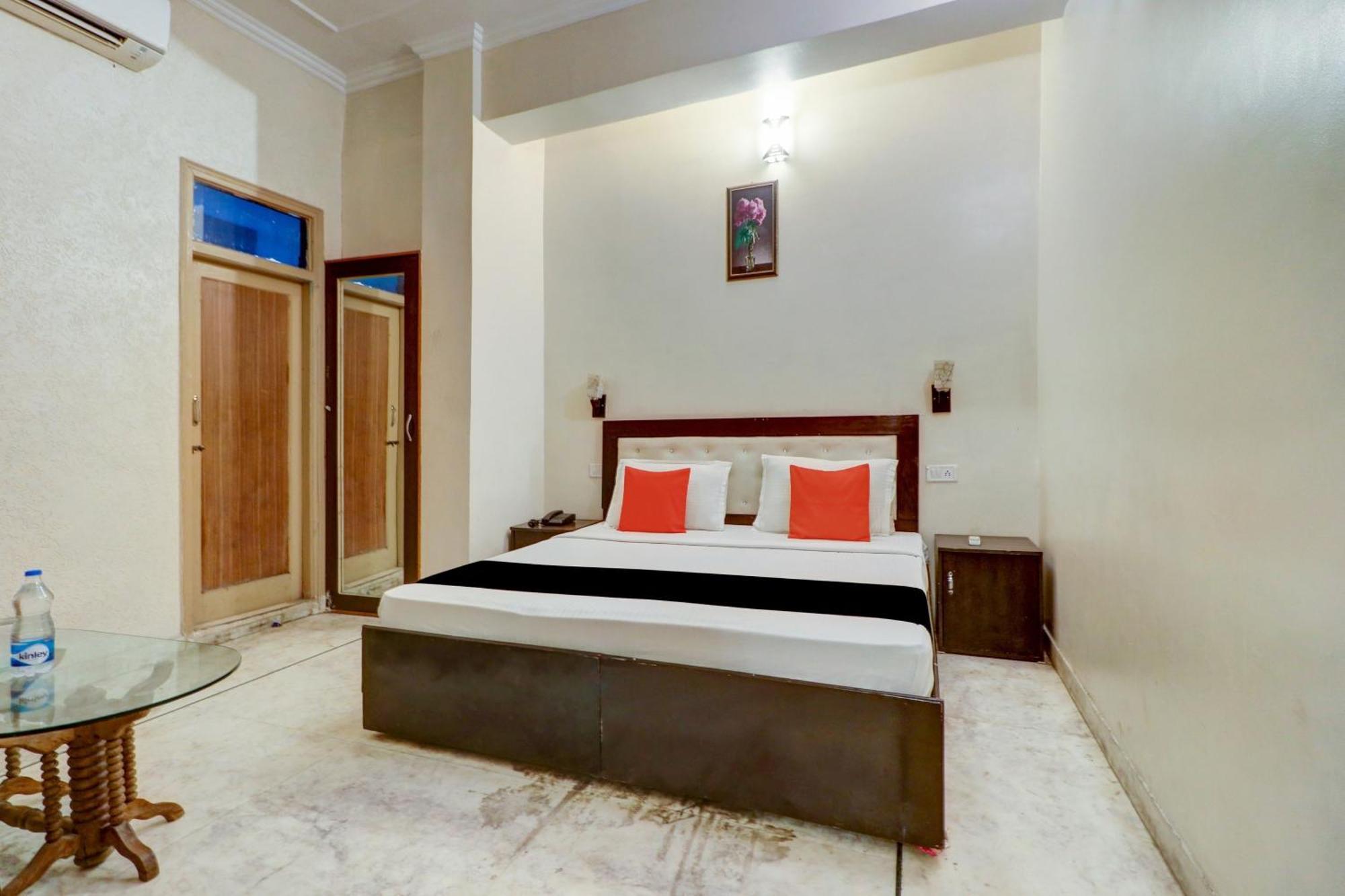 Capital O Divine Hotell Amritsar Exteriör bild