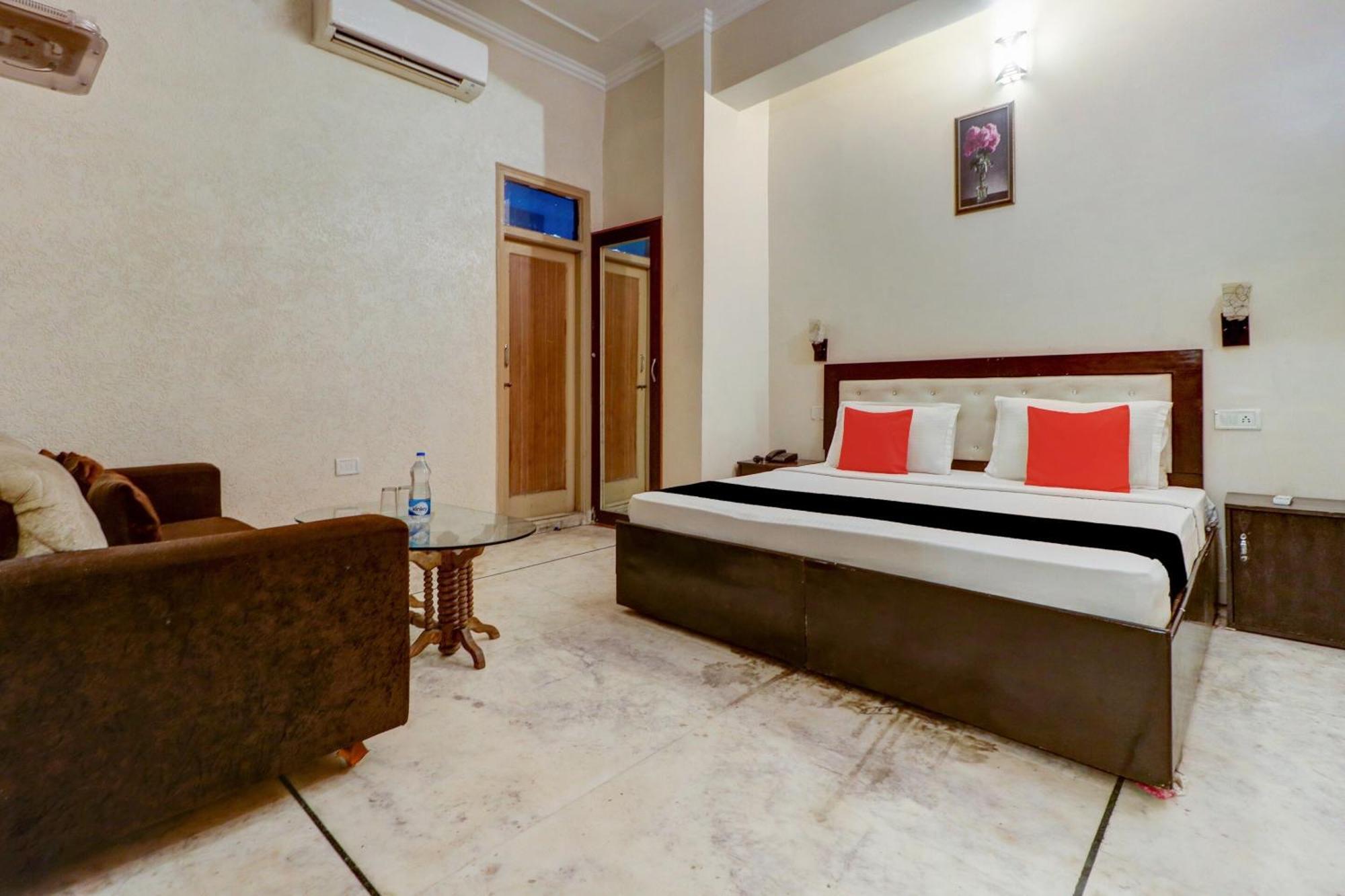Capital O Divine Hotell Amritsar Exteriör bild