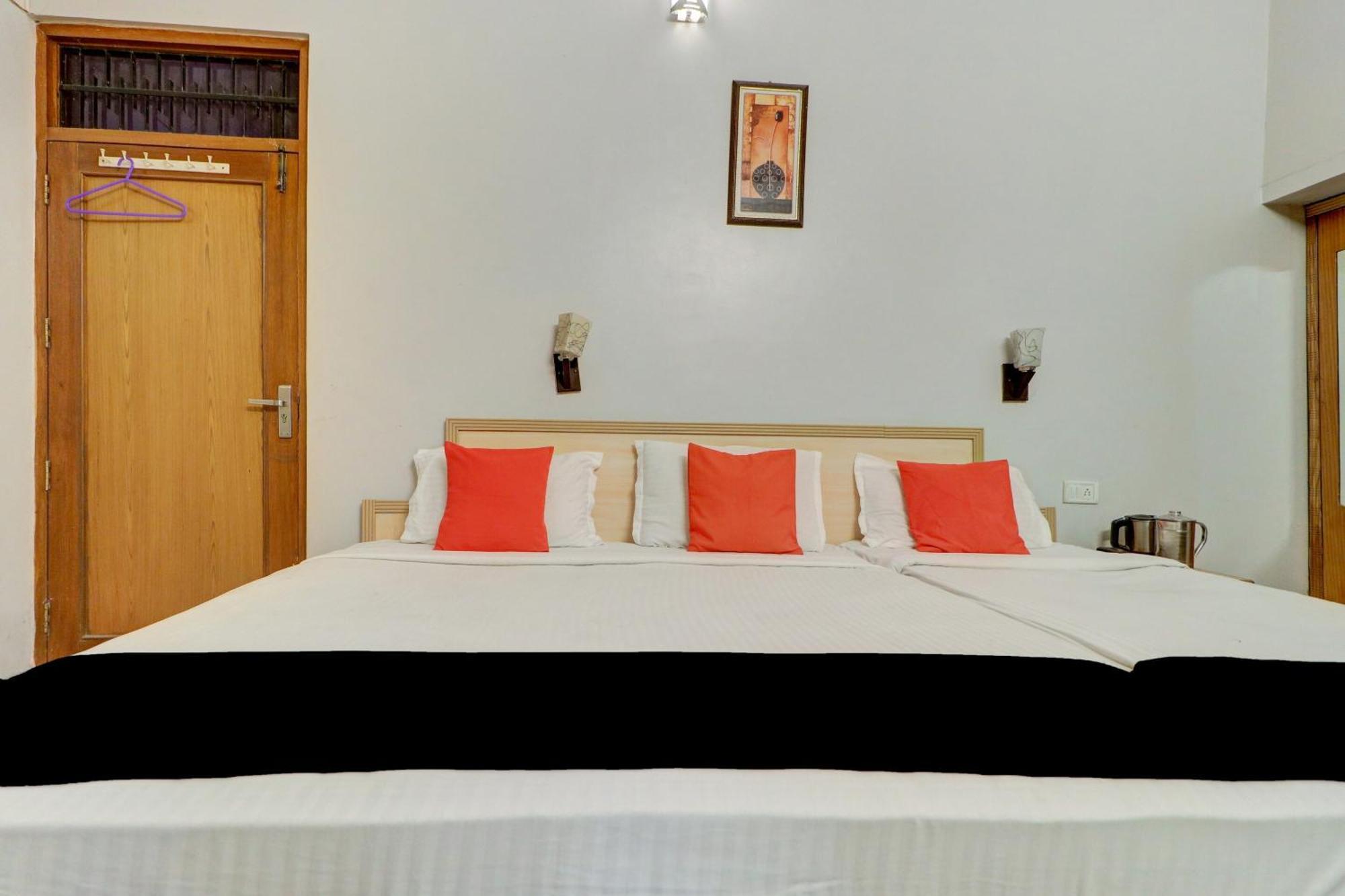 Capital O Divine Hotell Amritsar Exteriör bild