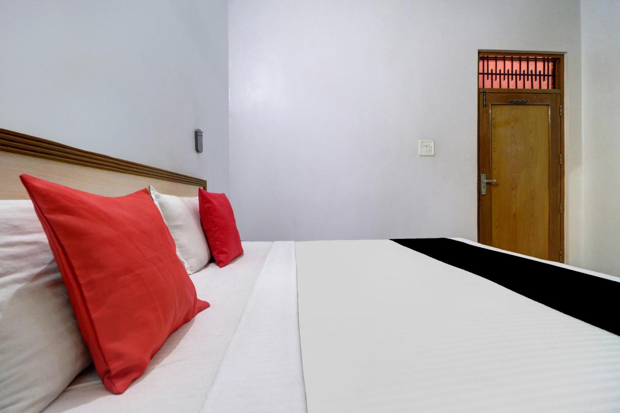 Capital O Divine Hotell Amritsar Exteriör bild